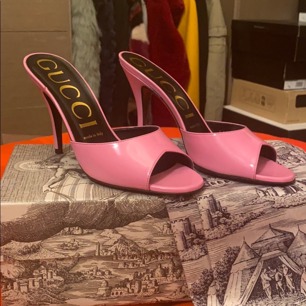 Gucci slides